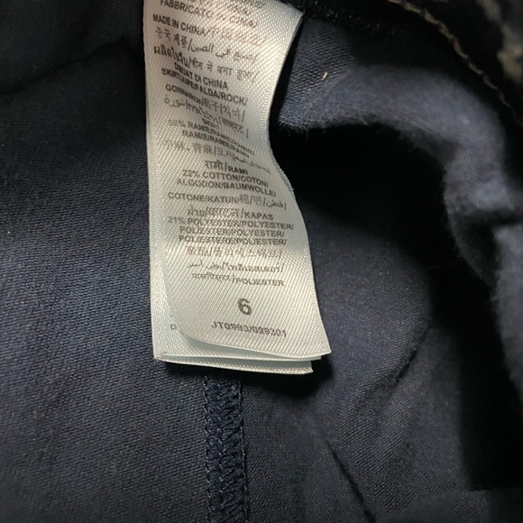 Size 6 little girls guess jean skirt - Picture 2 of 5